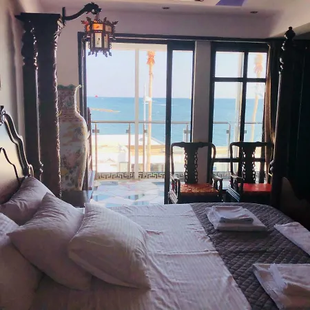 Buddha Apartment *